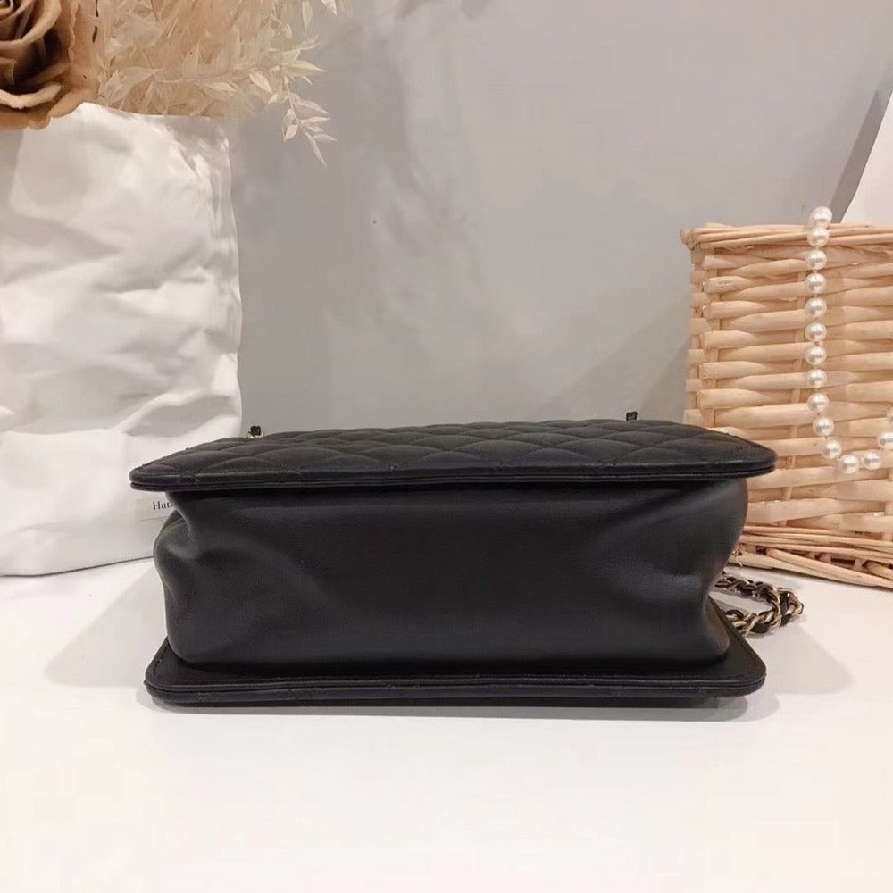 Chanel Calfskin CC Chain Accordion Tote Black New - Picture 4 of 5